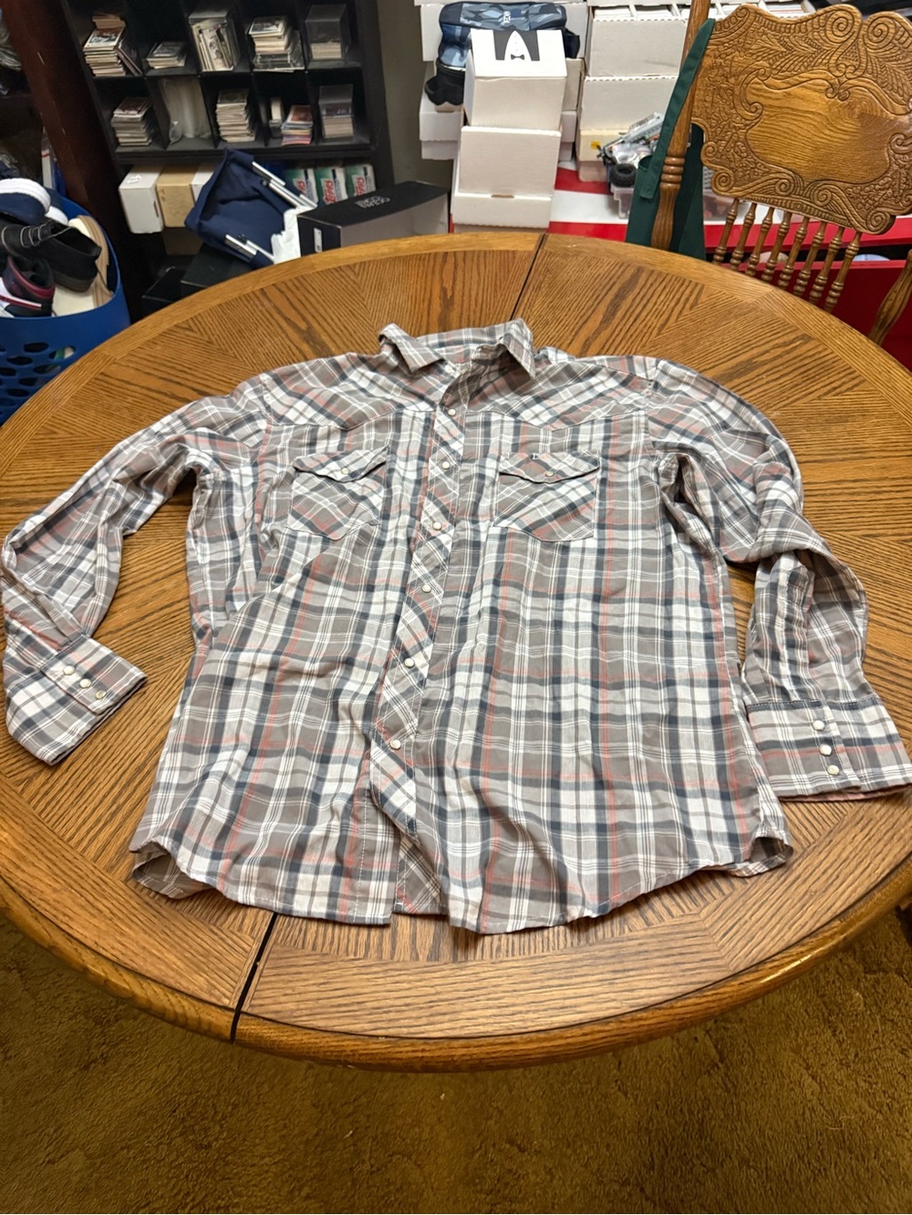 Wrangler Men's Plaid Button-Down Shirt in Gray and Brown Pearl Snapped